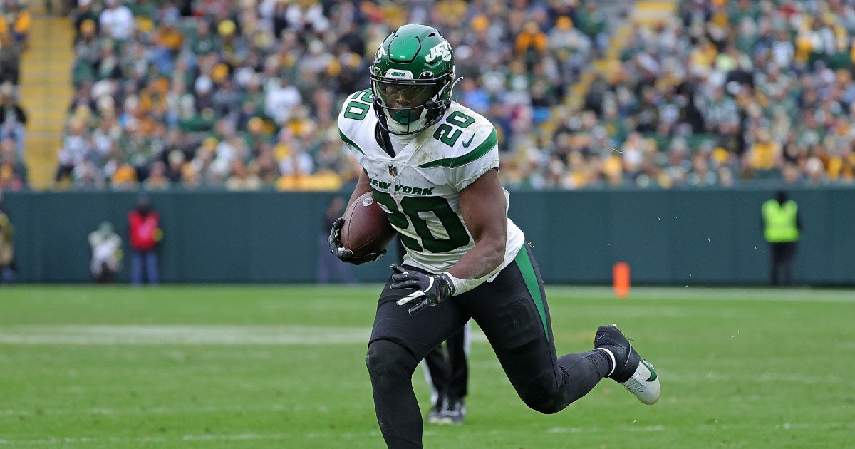 Jets Face Critical Decision on Breece Hall's Future Amid Free Agency Buzz