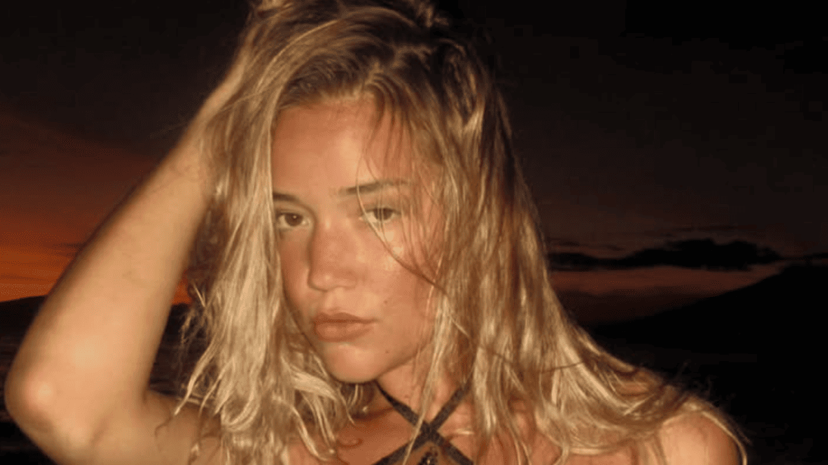 Joe Burrow's Girlfriend Olivia Ponton's Swimsuit Snap Drives NFL Fans Wild