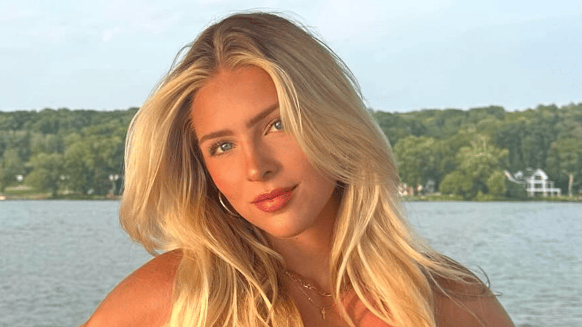 Julian Sayin's Girlfriend Paulina Adams Stuns Fans with Bikini Snap