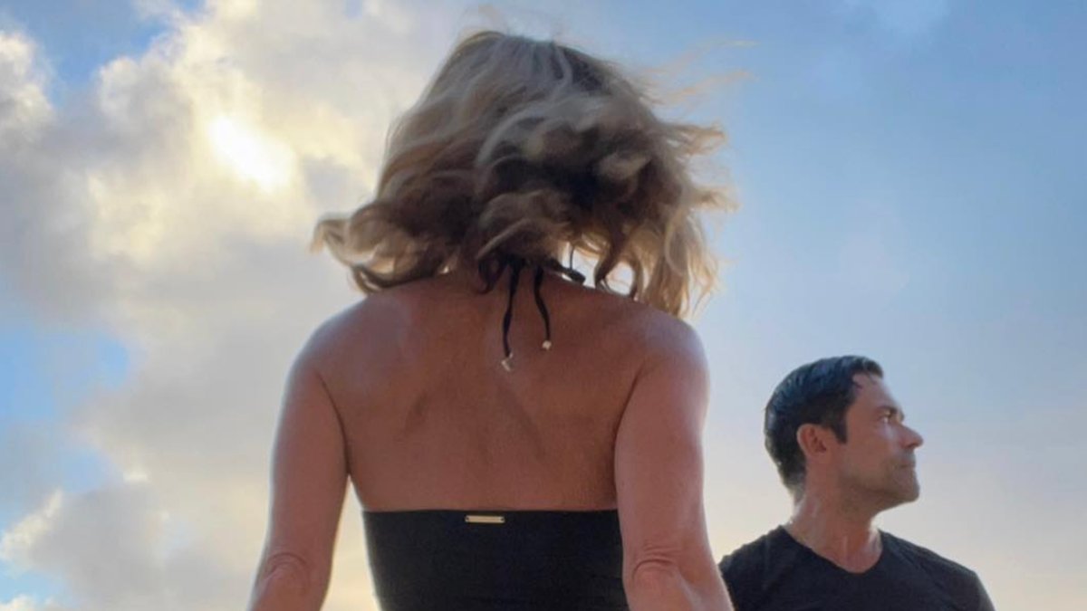 Kelly Ripa's Cheeky Throwback Swimsuit Photo Has Fans Buzzing