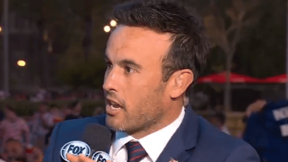 Landon Donovan Blasts United Airlines Over 'Worst Travel Experience' During World Cup