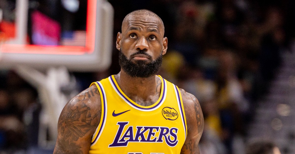 LeBron's Flop Drama: Lakers Star Faces Backlash After Clippers Incident