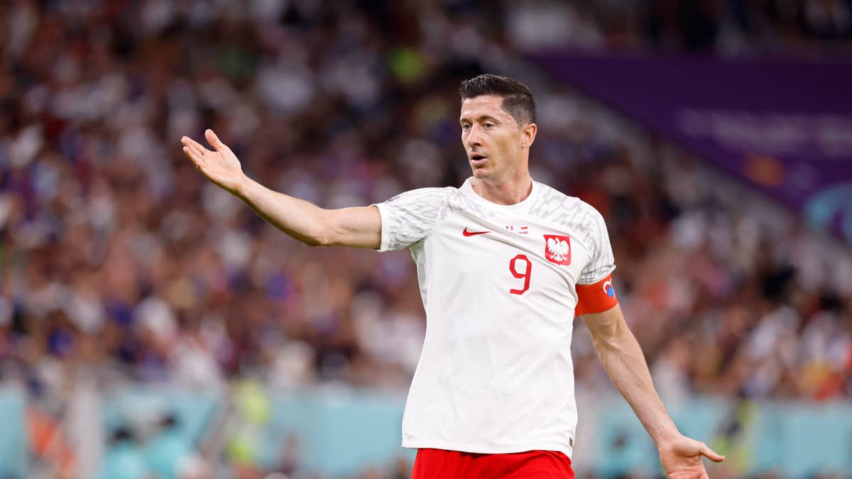 Lewandowski's MLS Debut Delayed by Hazardous Smoke in Chicago