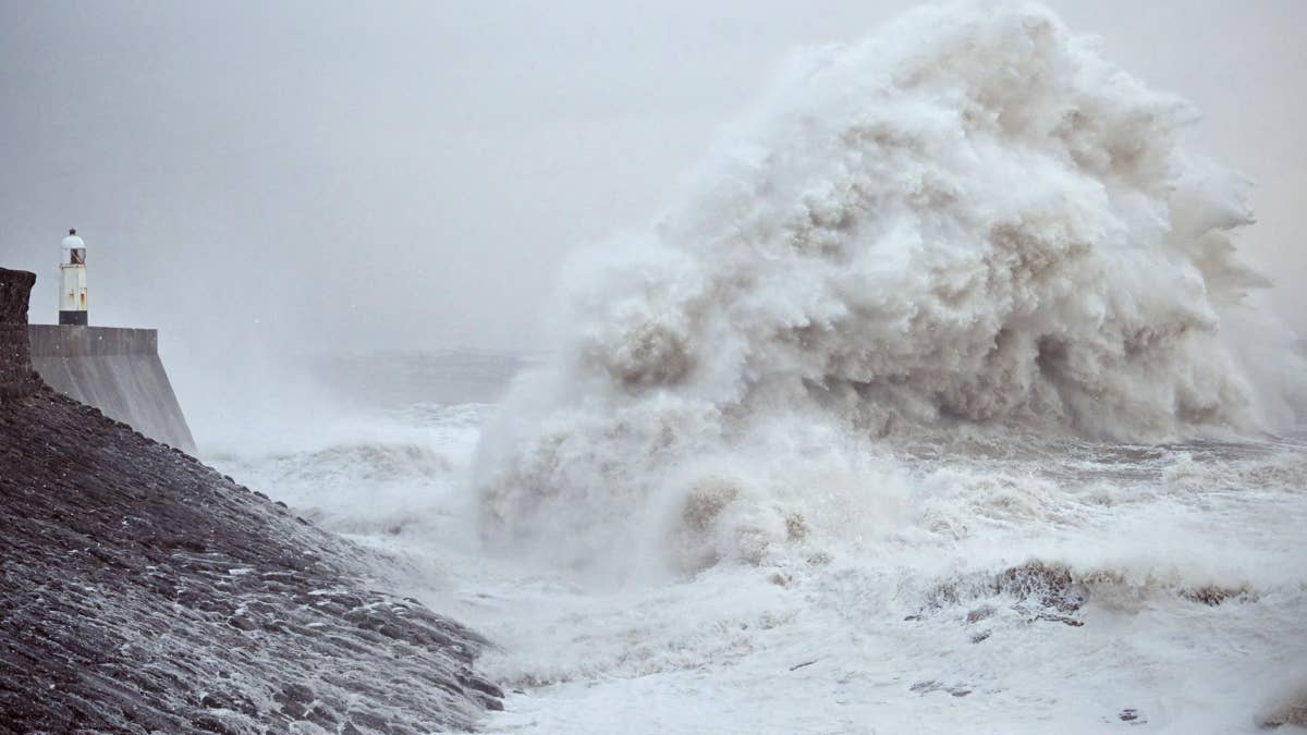 Life-Threatening 25-Foot Waves Could Slam U.S. Coasts Friday