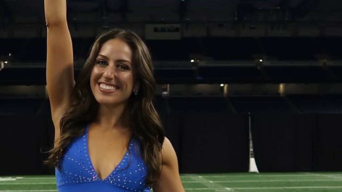 Lions Cheerleader's Six-Pack Photo Sparks Fan Frenzy