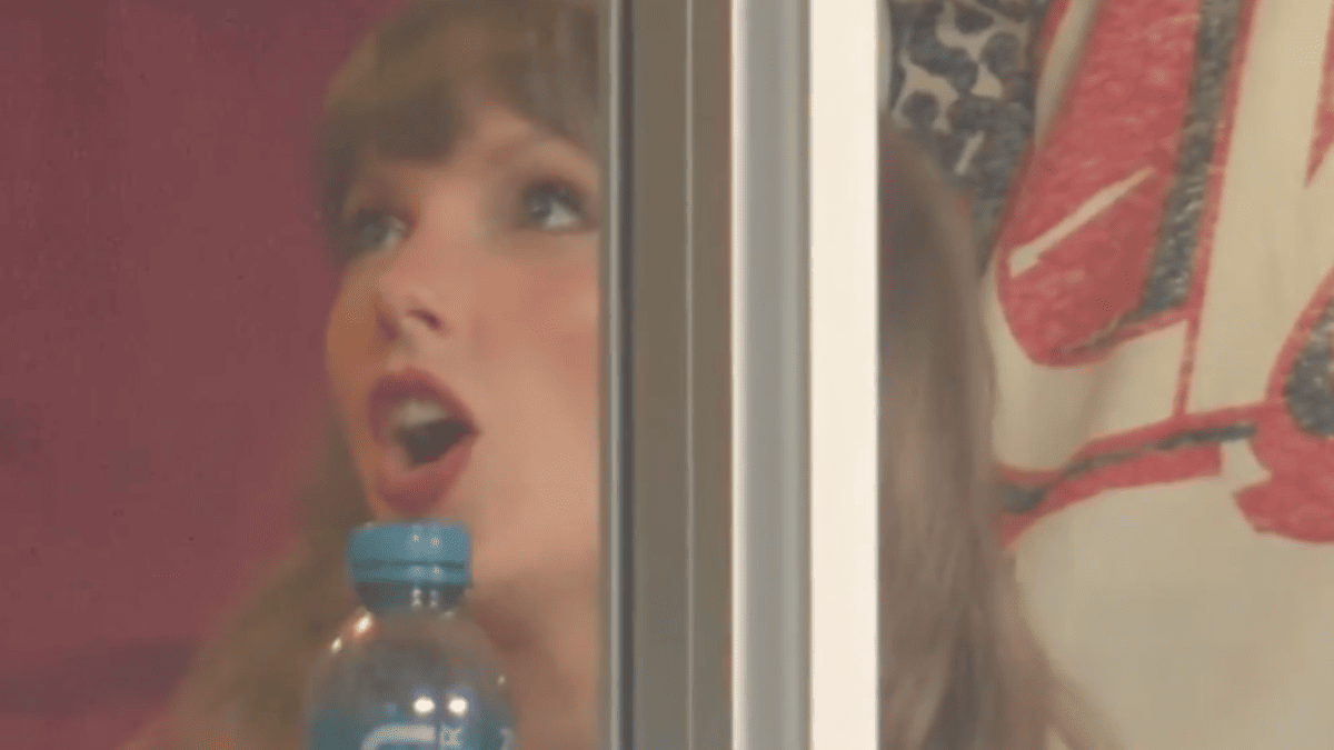 Lip Reader Settles It: What Taylor Swift Really Yelled at Arrowhead