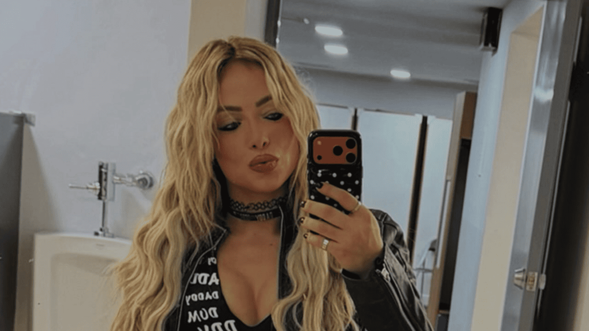 Liv Morgan's Bathroom Selfie Breaks the Internet