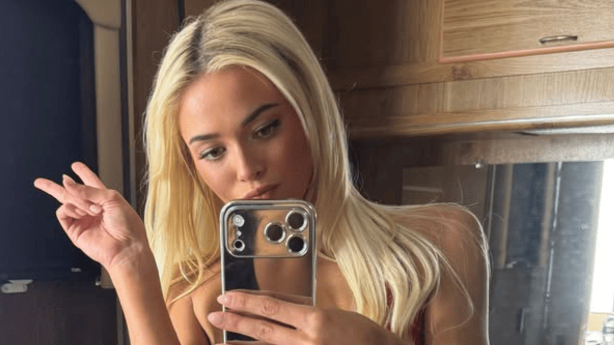 Livvy Dunne's Baywatch Selfie from the Set Is Destined to Break the Internet