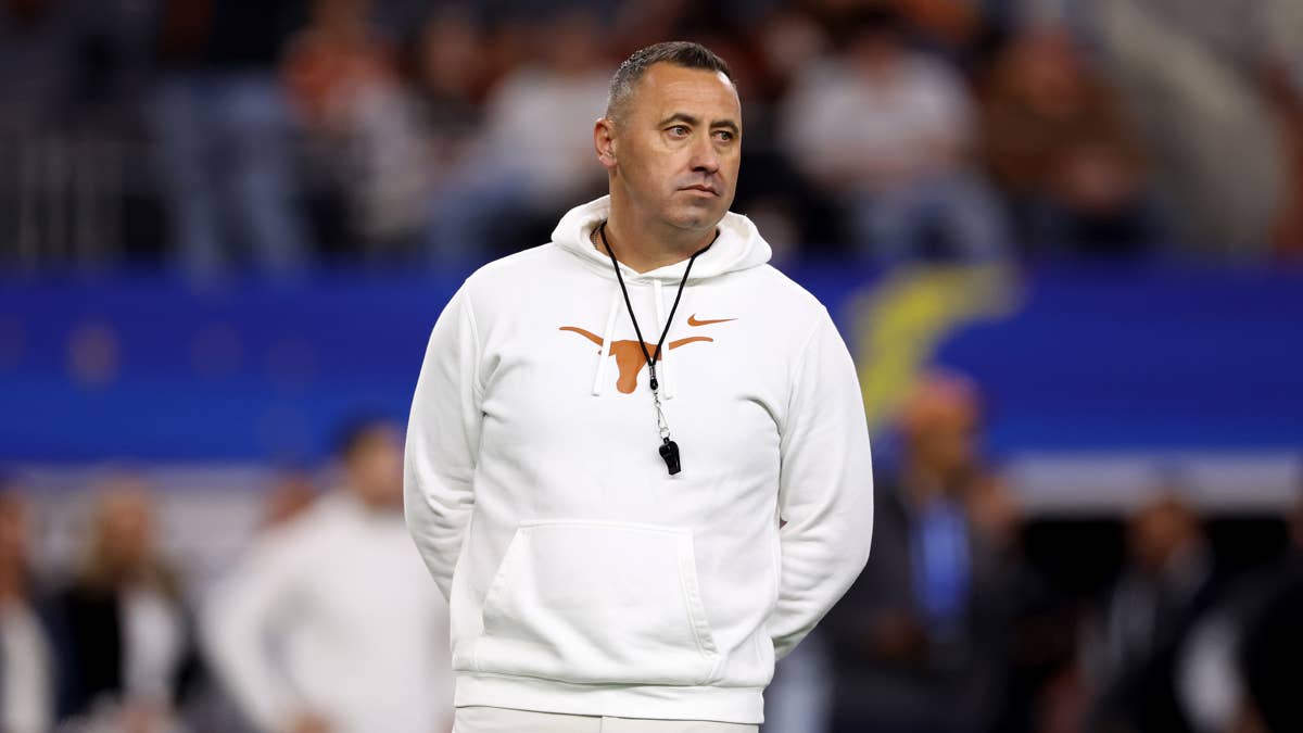 Longhorns Fans Turn on Sarkisian After Ugly Start vs. Buckeyes