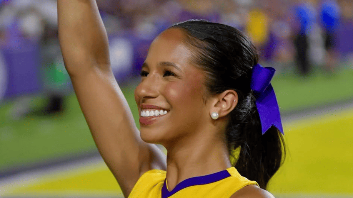 LSU Cheerleader's Swimsuit Snap Drives Fans Wild After Tigers' Rout