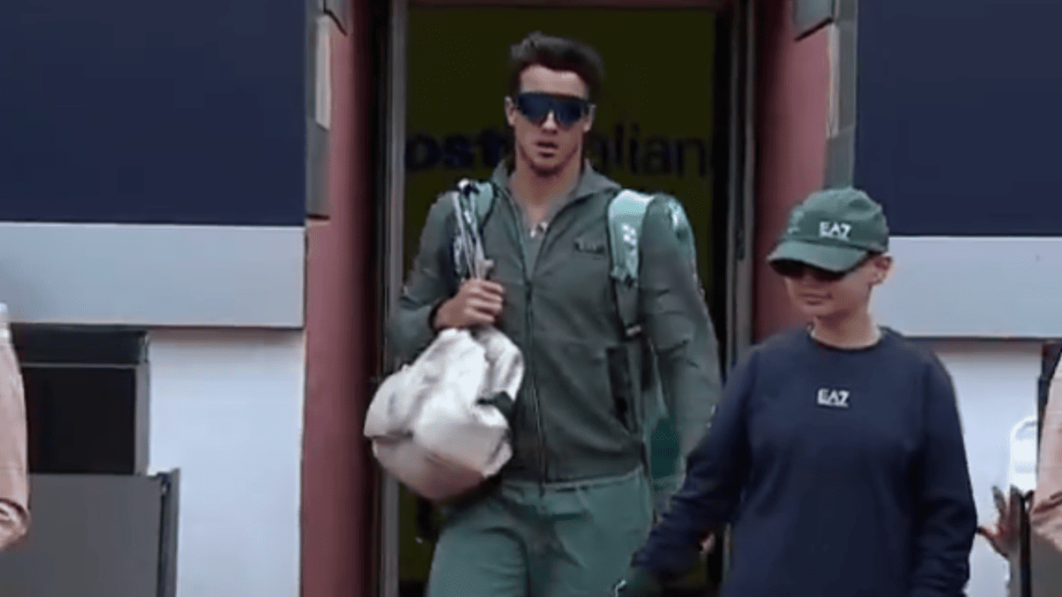 Luciano Darderi's Snub of Ball Kid Sparks Outrage at Italian Open