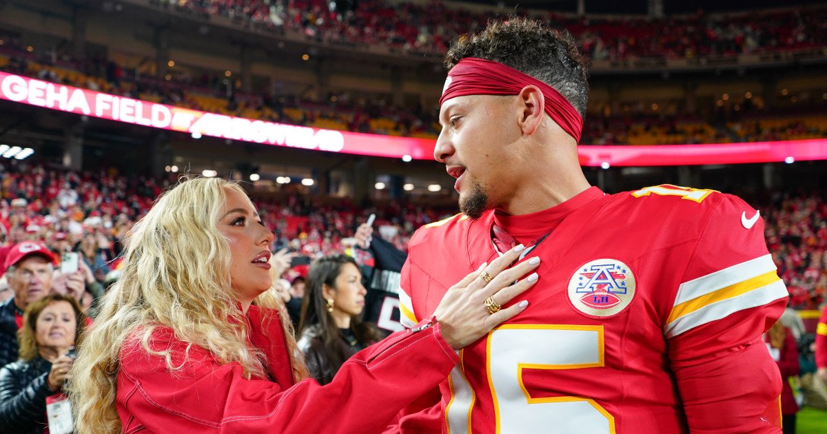 Mahomes Celebrates Anniversary with Heartfelt Tribute to Wife Brittany