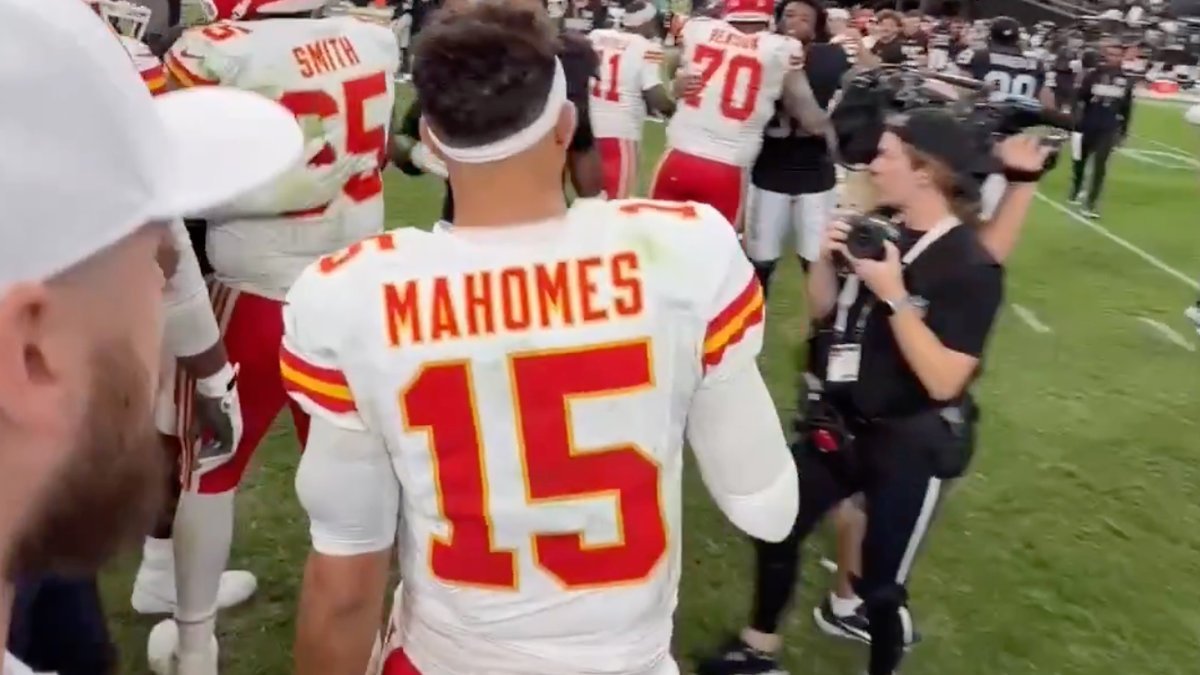 Mahomes Shows Class in Victory Over Raiders