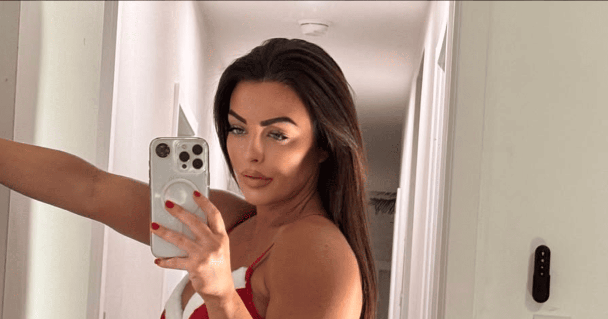 Mandy Rose's Swimsuit Snap Ignites Buzz as Former WWE Star Thrives in New Arena