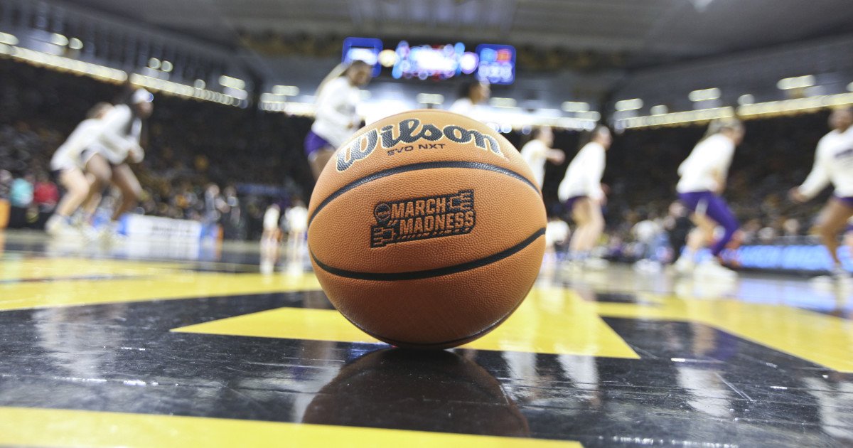 March Madness Sunday Slate Sparks Fury: Fans Slam 'Brutal' Late-Night Tip-Offs