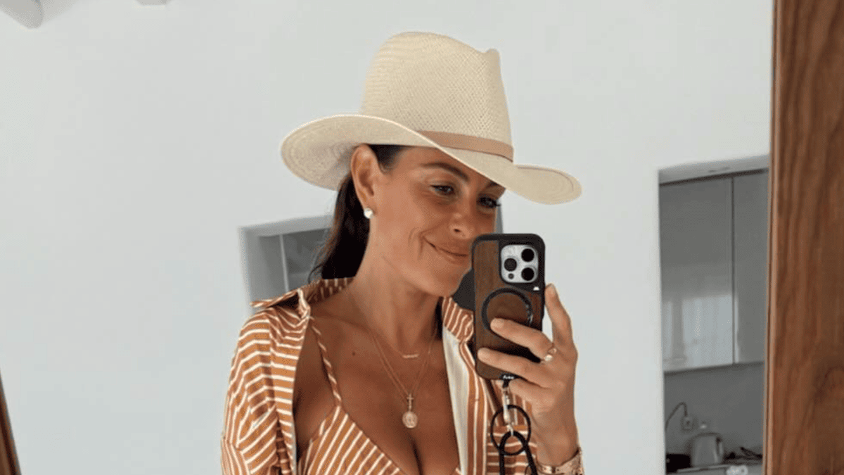 Maria Menounos Stuns Fans with Greek Vacation Swimsuit Photos at 48