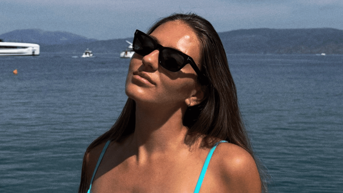 Marta Kostyuk Turns Up the Heat with Stunning Swimsuit Shot During Greek Getaway
