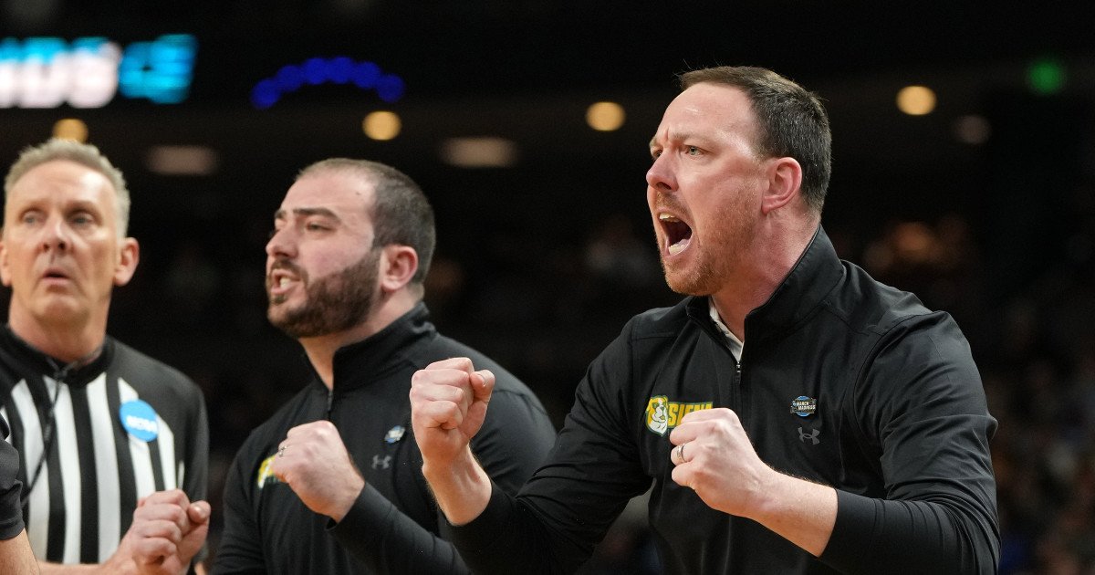McNamara's Siena Exit Imminent: Syracuse Homecoming Looms After Tournament Run