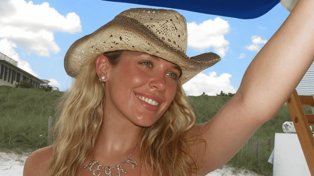 Megan Moroney Sparks Buzz with Beachside Swimsuit Snap Ahead of Tour