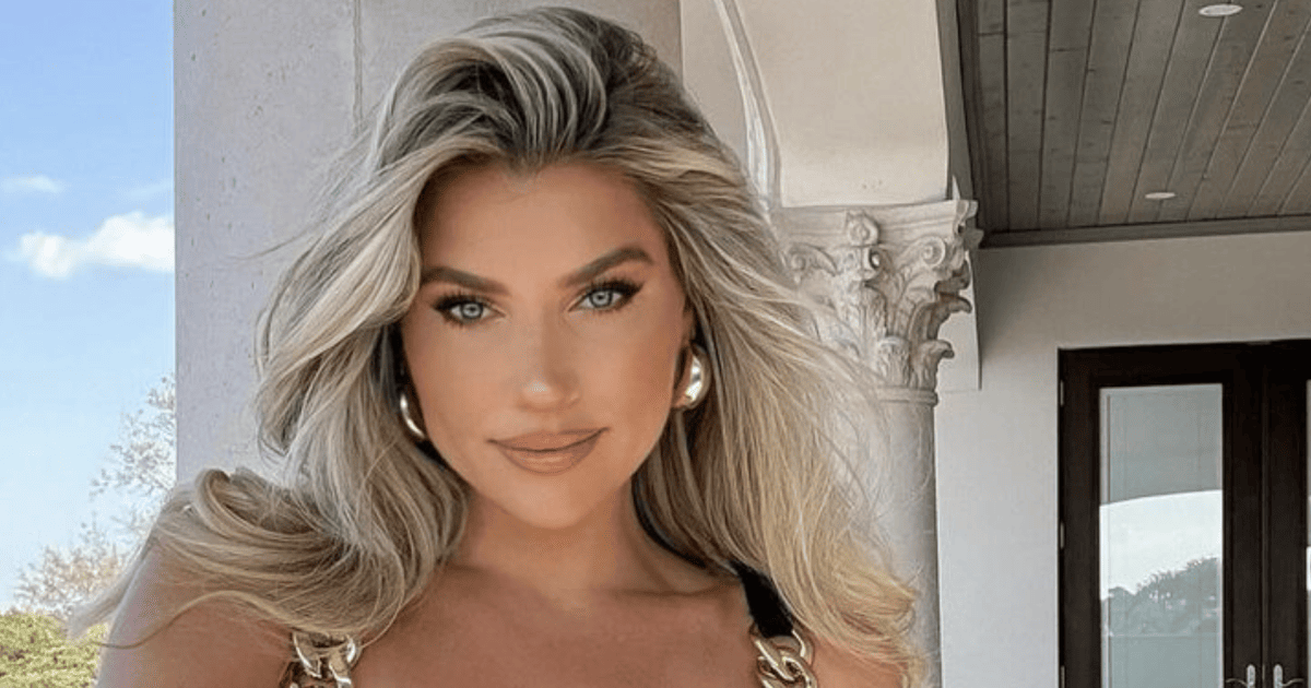 Melanie Collins' Offseason Gym Selfie Sends NFL Fans Into Frenzy