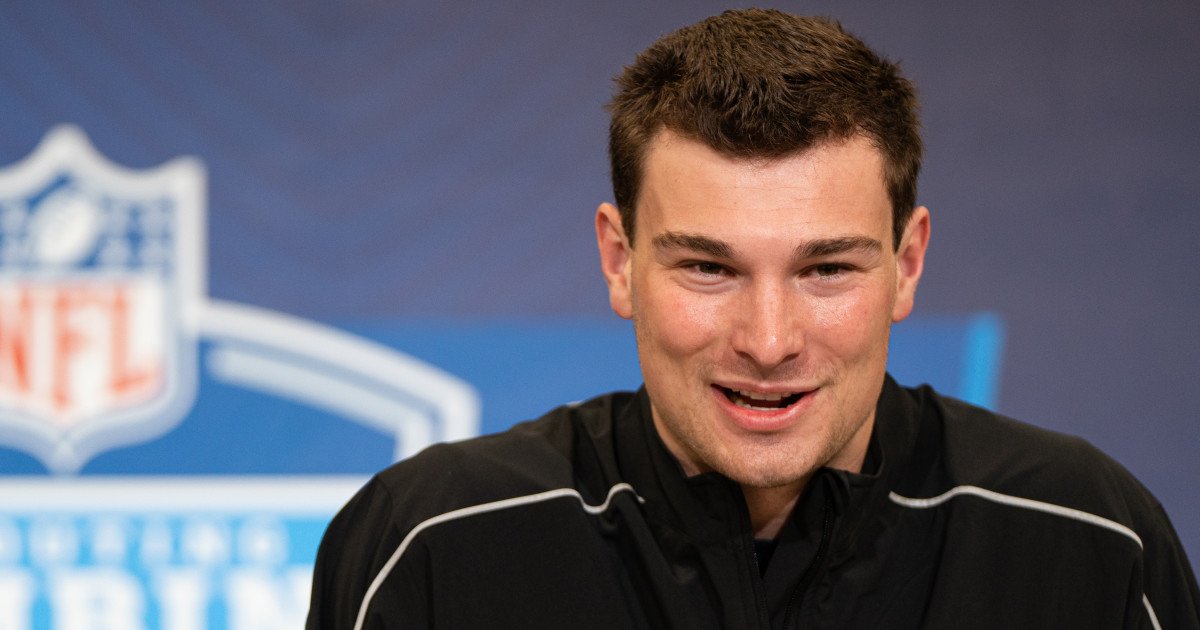 Mendoza's Graceful Stance: What If the Raiders Pass?