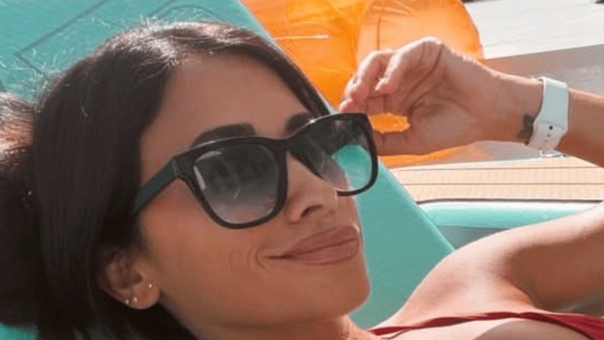 Messi's Wife Antonela Turns Heads in Red Swimsuit After World Cup Heartbreak