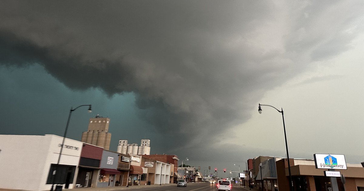 Midwest Sports Face Major Thursday Disruption as Tornado Threat Targets 11 States