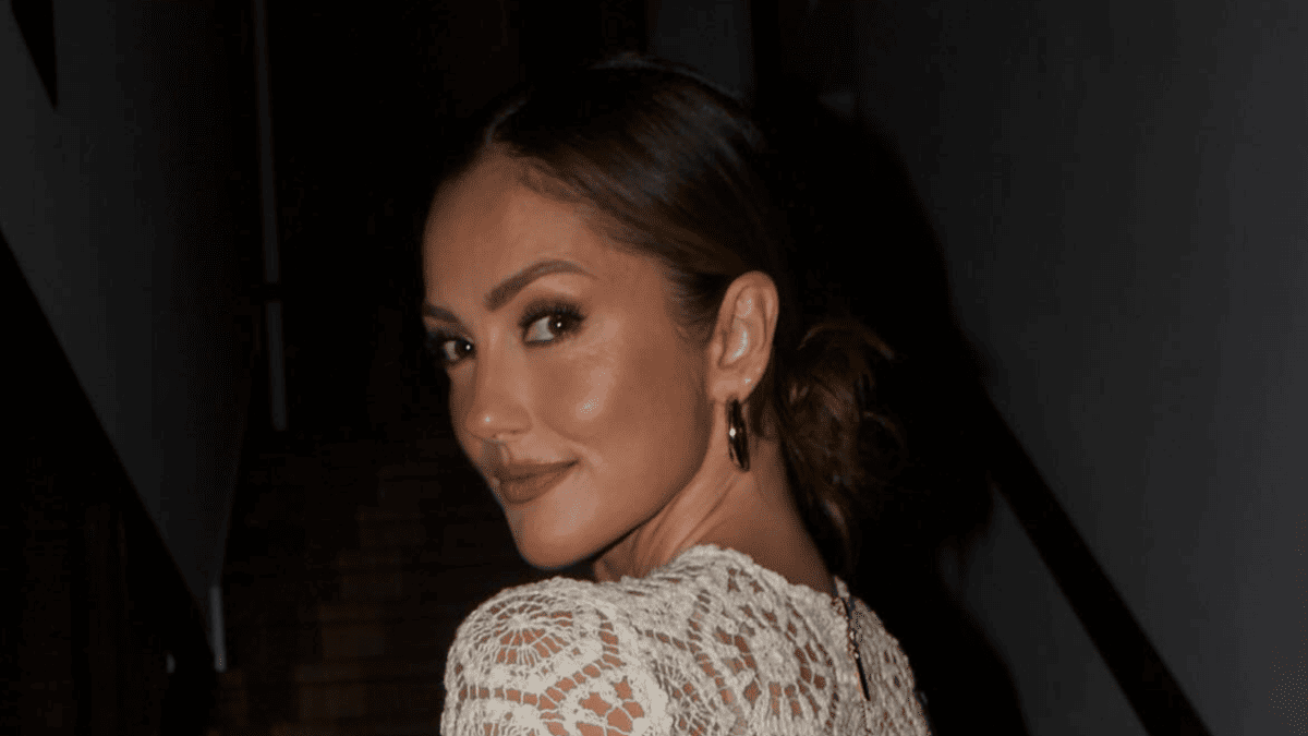 Minka Kelly, 45, Stuns in Elegant Look at Gracie Awards