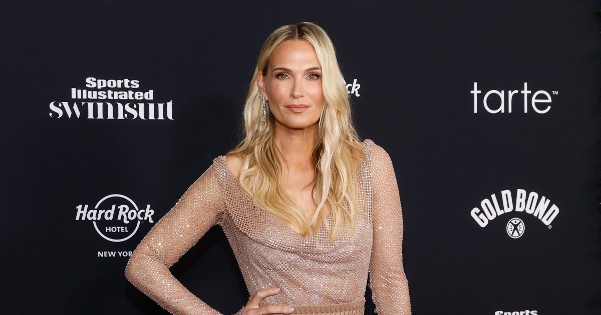 Molly Sims Stuns at 52 with Sports Illustrated Swimsuit Comeback