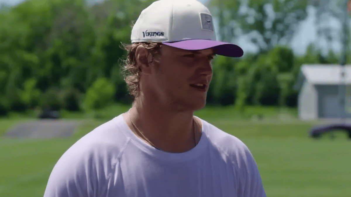 Murray and McCarthy's Divergent QB Room Answers Raise Eyebrows in Minnesota