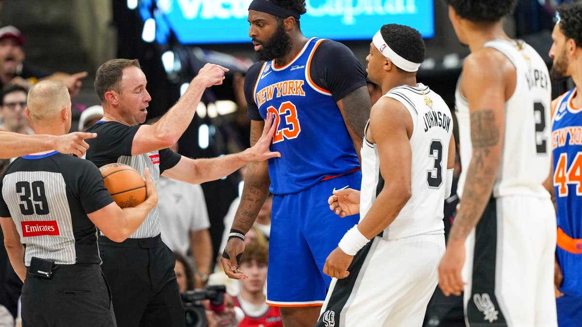 NBA Reverses Tech on Knicks' Robinson After Game 2 Shoving Match