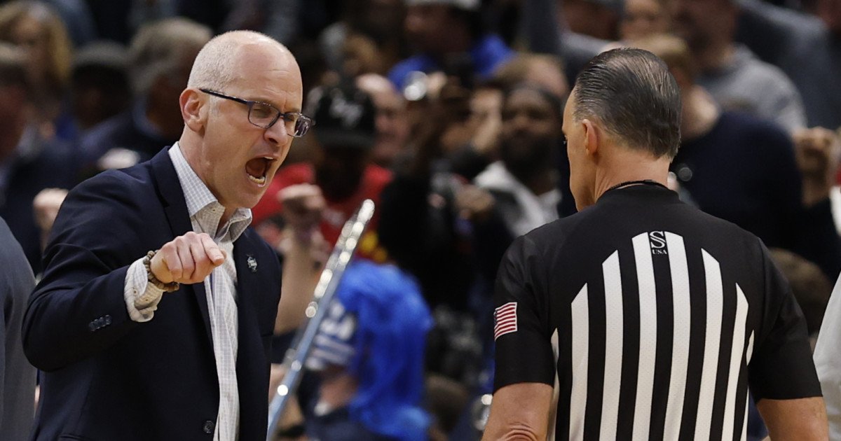 NFL Rules Guru Rips NCAA Ref for 'Failing' to Tech Hurley After UConn's Epic Winner