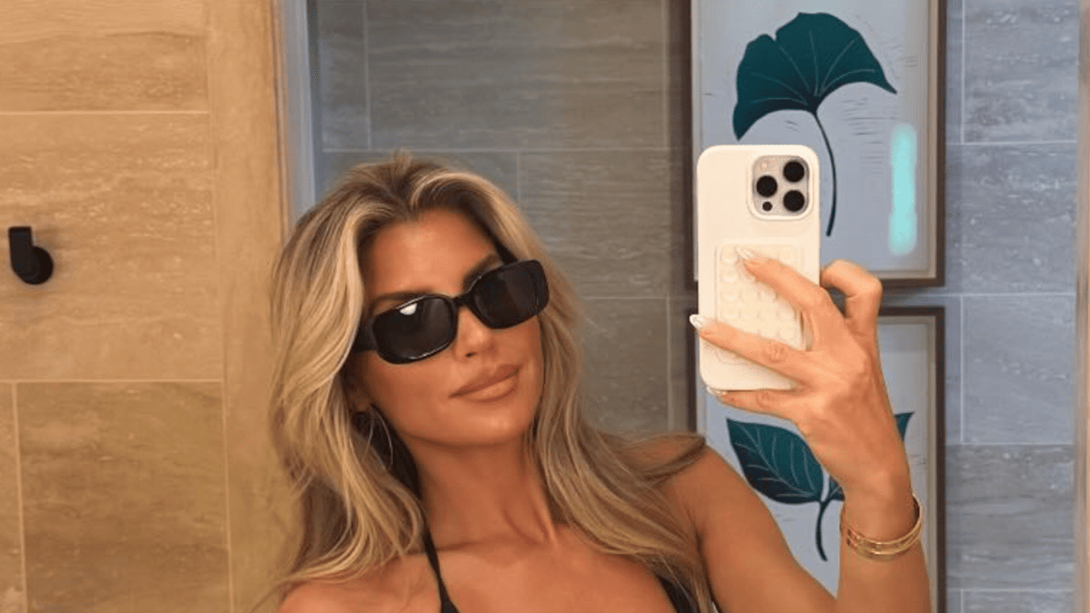 NFL Sideline Star Melanie Collins Rocks Swimsuit Selfie During Offseason Break