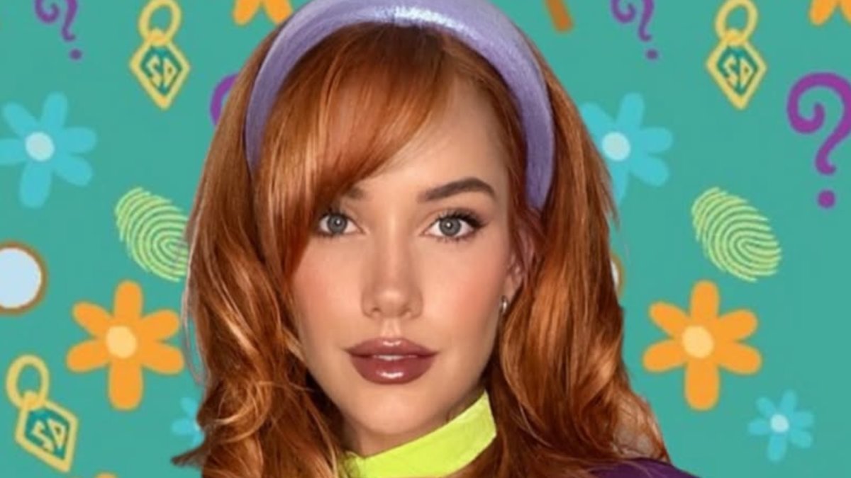 Paige Spiranac, 33, Dazzles as Daphne in Scooby-Doo Halloween Costume
