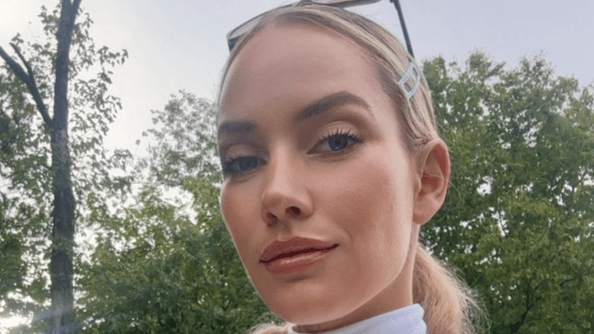 Paige Spiranac's Sunday Golf Outfit Sparks Online Frenzy