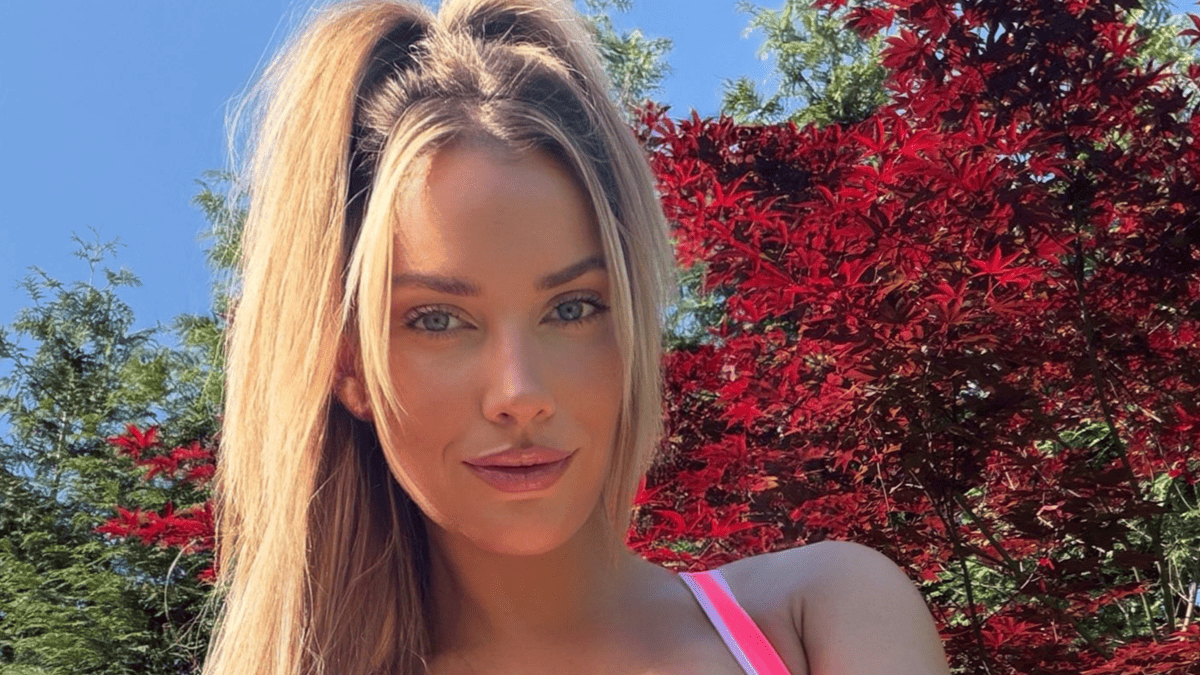 Paige Spiranac Stuns in Pink Outfit, Keeps Golf World Talking