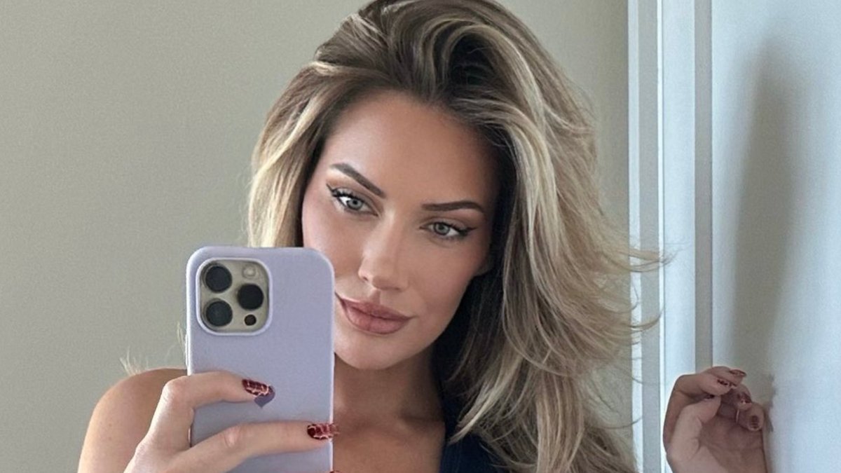 Paige Spiranac Wows Fans with Early Willy Wonka Halloween Costume