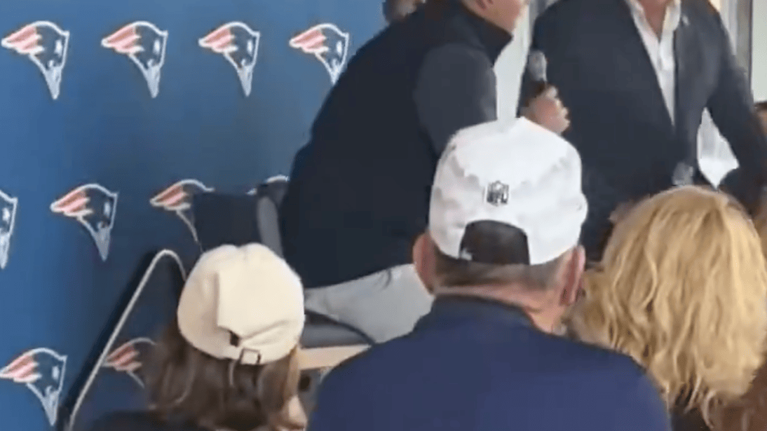 Patriots Fans Face Backlash for Standing Ovation to Mike Vrabel Amid Scandal