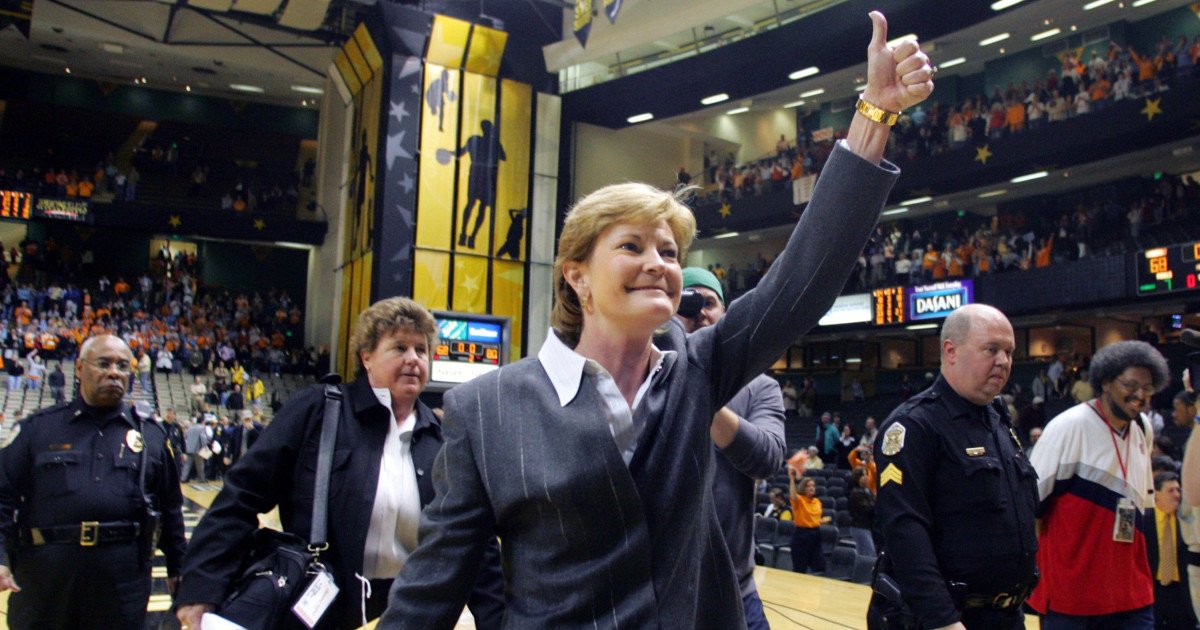 Peyton Manning Produces ESPN Special to Honor Mentor and Legend Pat Summitt