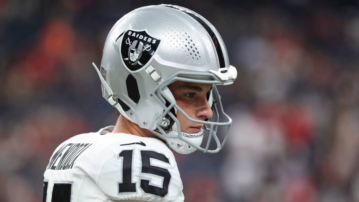 Raiders Break Rookie QB Streak, Bench Mendoza for Cousins
