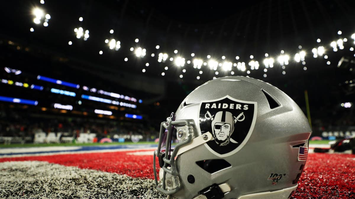Raiders Legend Pete Banaszak, Star of 'Holy Roller,' Dies at 82