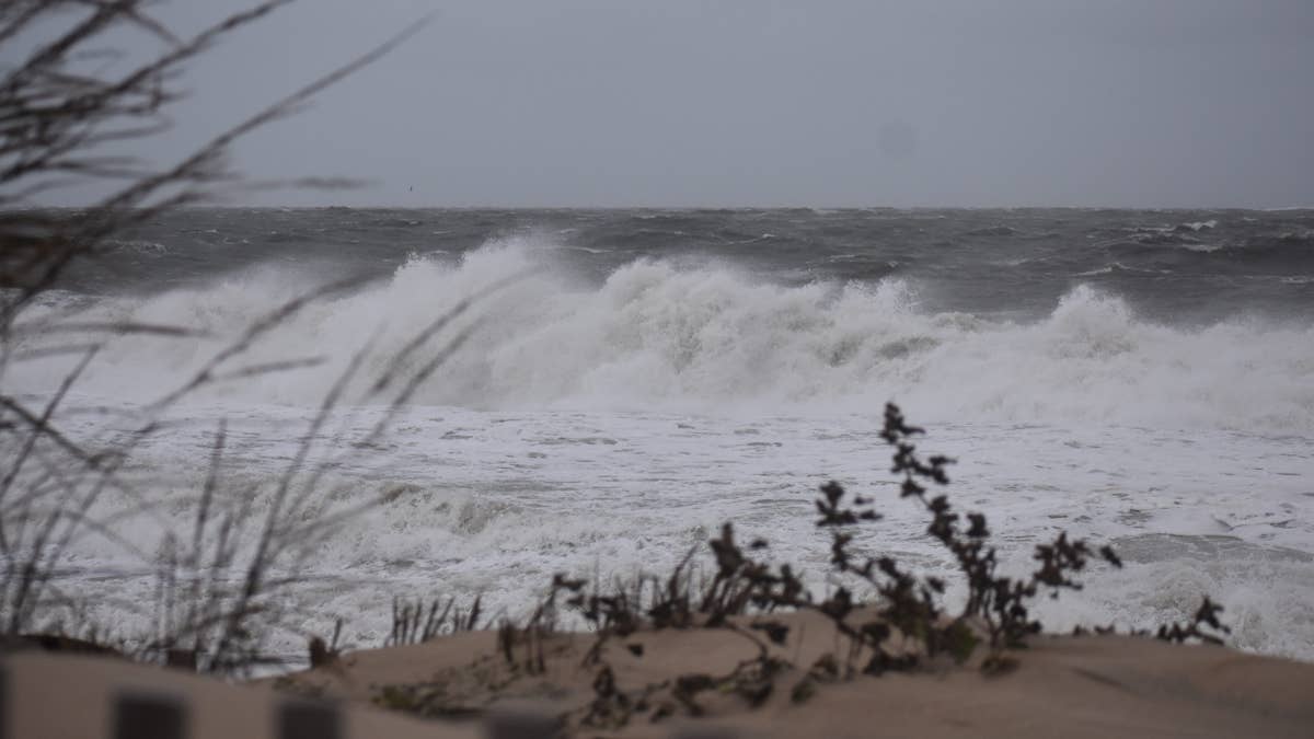 Rare September Nor'easter Threatens East Coast with 60 MPH Winds and Heavy Rain