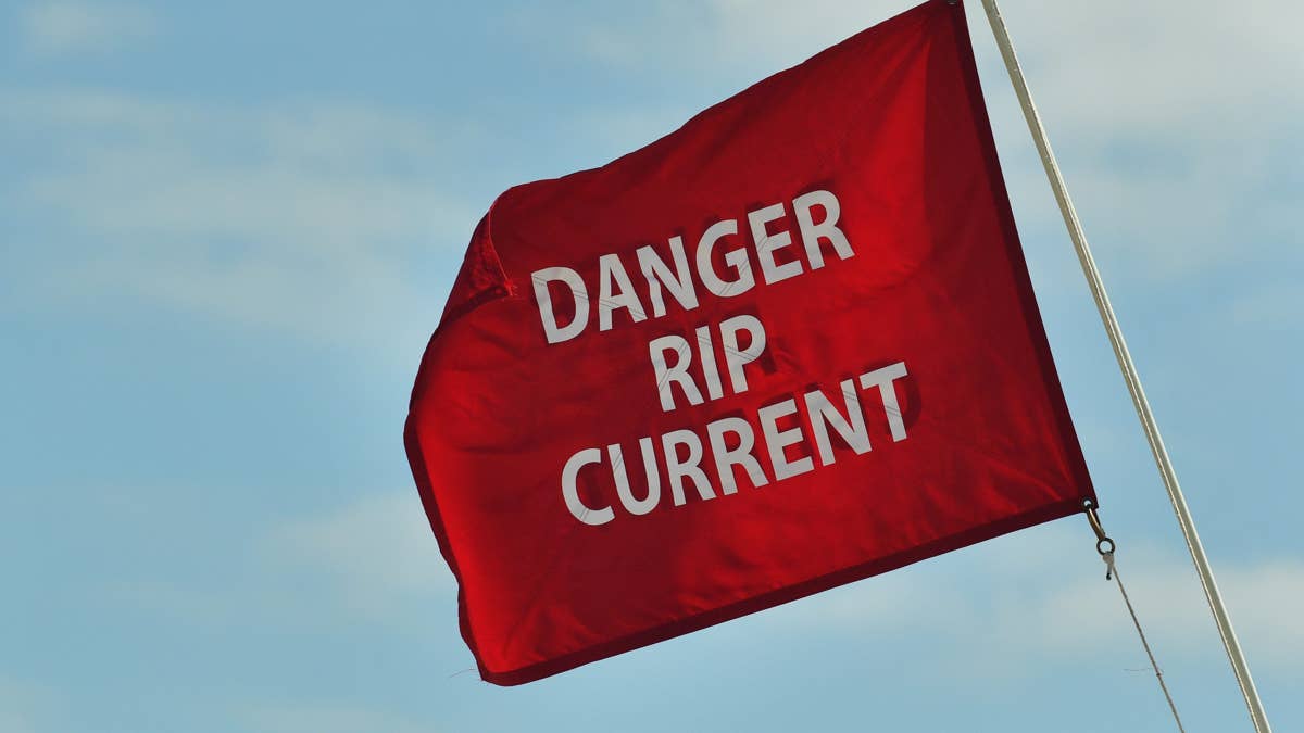 Rip Current Warning: Memorial Day Beachgoers Urged to Stay Safe