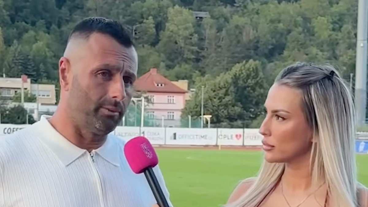 Sideline Reporter Under Fire for 'Unprofessional' Interview Outfit
