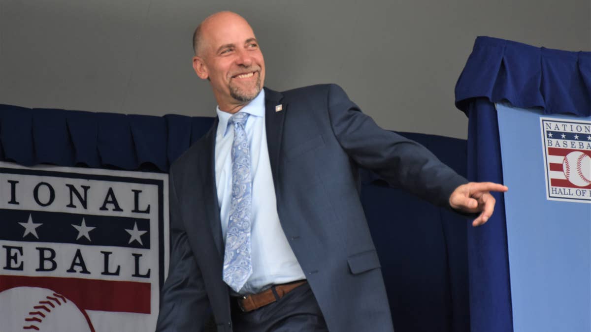 Smoltz's Embarrassing Mix-Up Steals Spotlight from Brewers' Game 1 Win