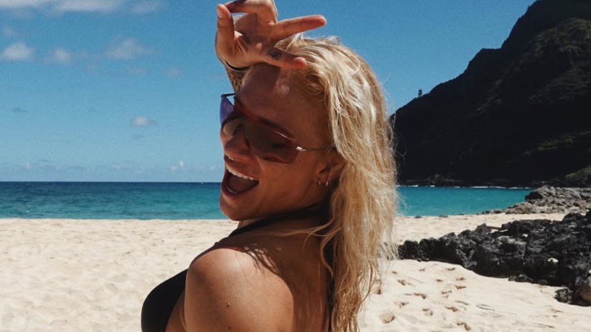 Sol Ruca Stuns in Hawaii Swimsuit Snap, WWE Fans Lose It