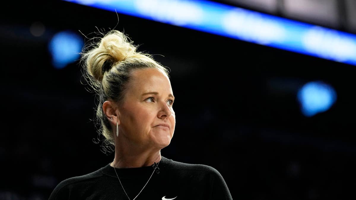 Sparks Part Ways with Coach Lynne Roberts After Playoff Miss