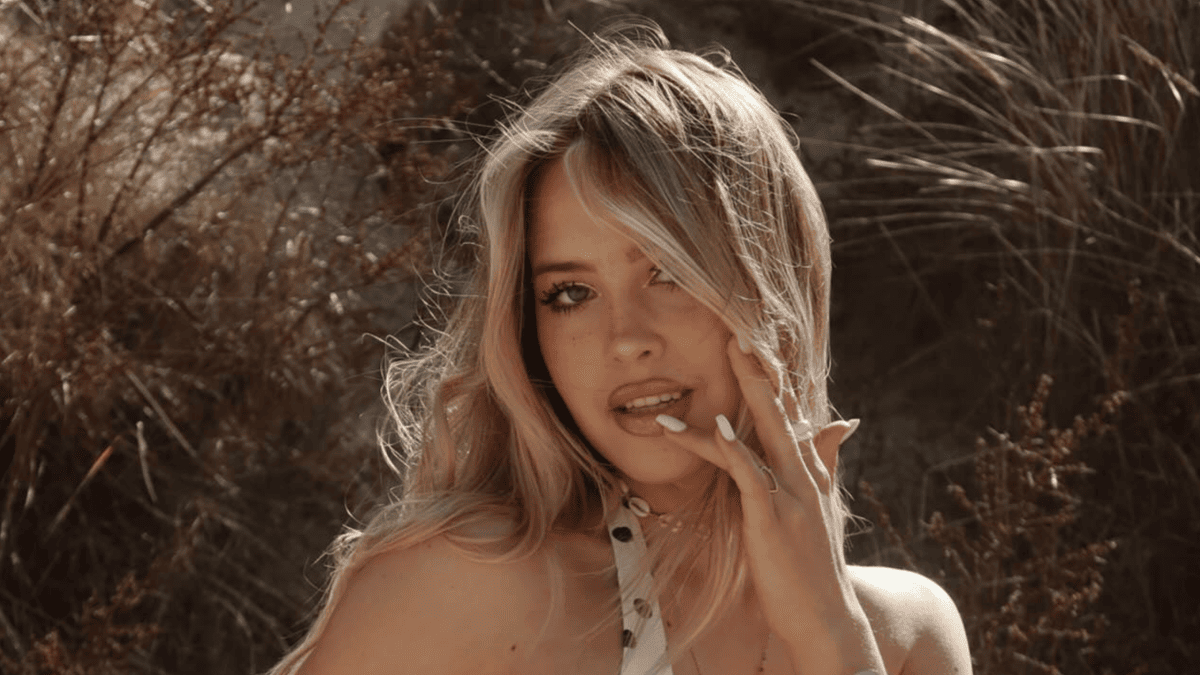 Sterre Meijer's Swimsuit Snap Sends Social Media Into Overdrive