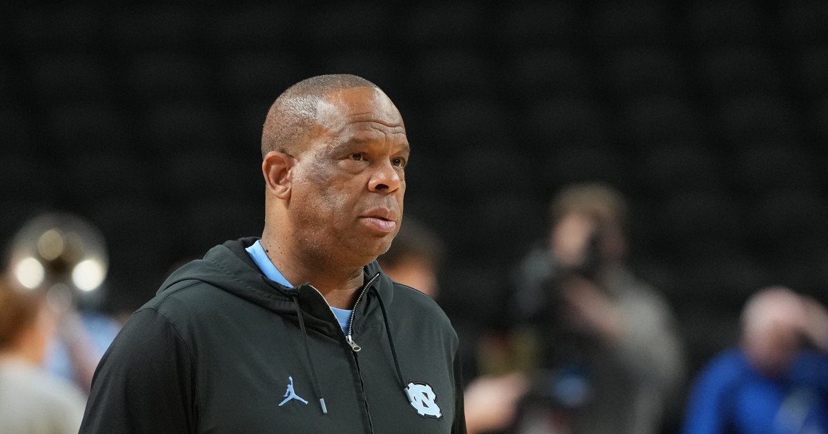 Strange Limbo: UNC's Hubert Davis in Unprecedented Coaching Purgatory