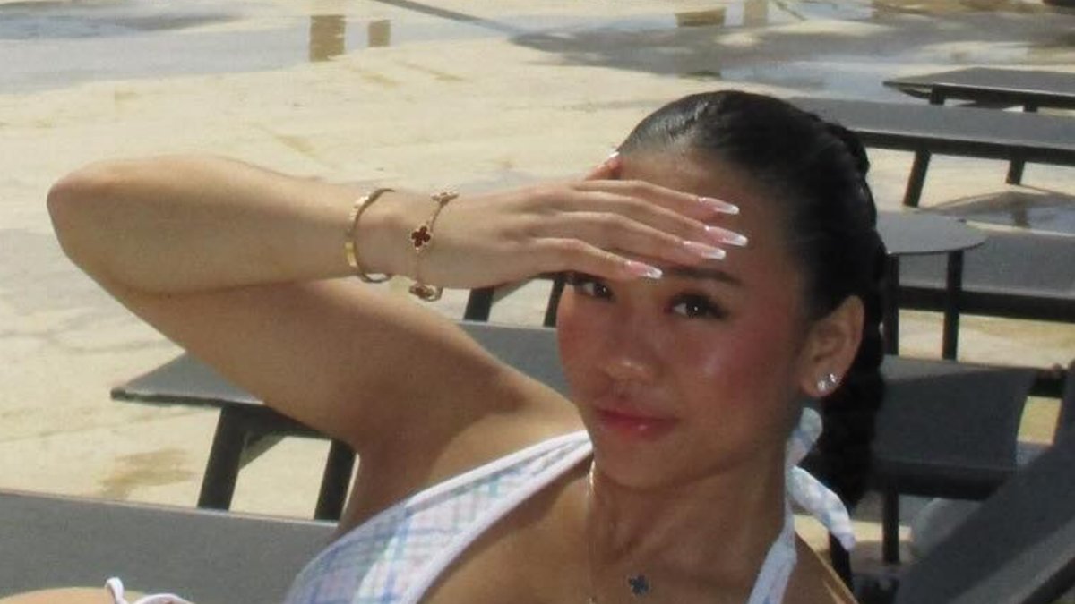 Suni Lee's Vacation Look Has Fans Gushing Over Her Style